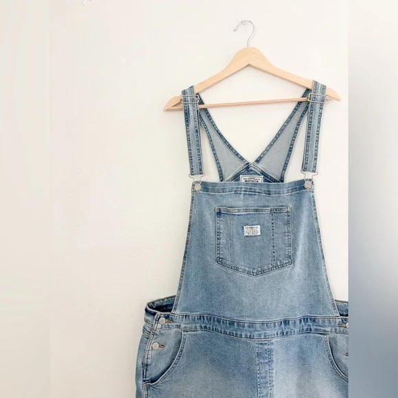 NWT Levis Denim Overalls - Picture 6 of 8